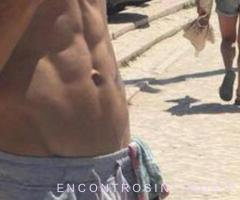 Homem olhos azuis 31 anos